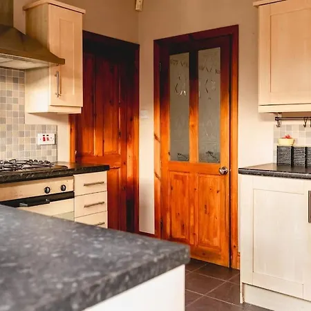 Apartament Ilford - Driveway- 3 Bed- M6 J6 Contractors & Families