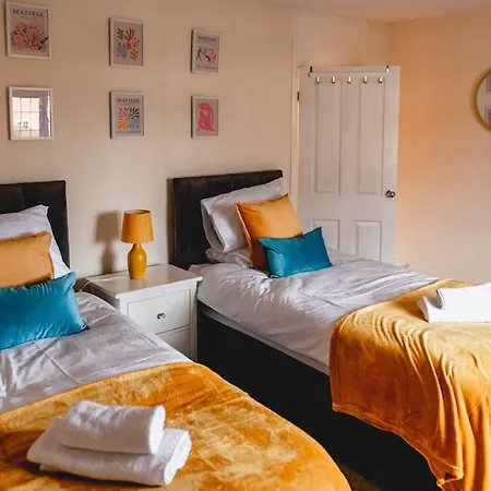 Apartament Ilford - Driveway- 3 Bed- M6 J6 Contractors & Families Birmingham